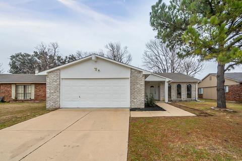 7653 Parkwood Ln, Fort Worth, TX 76133