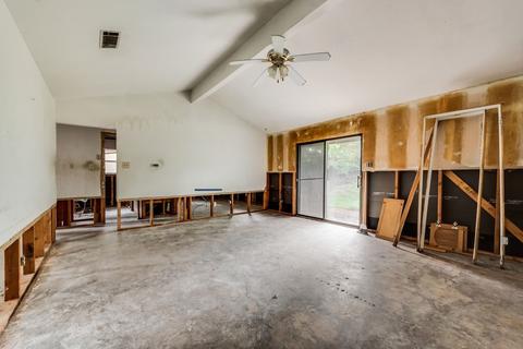 703 Johns Dr, Euless, TX 76039 photo 5