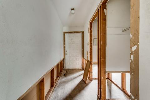 703 Johns Dr, Euless, TX 76039 photo 4