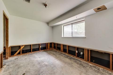703 Johns Dr, Euless, TX 76039 photo 13