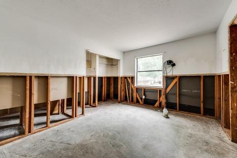 703 Johns Dr, Euless, TX 76039 photo 9