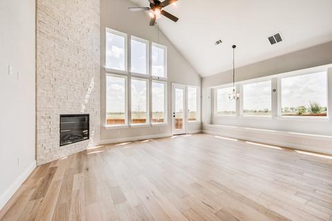 1102 Stallion Ln, Justin, TX 76247