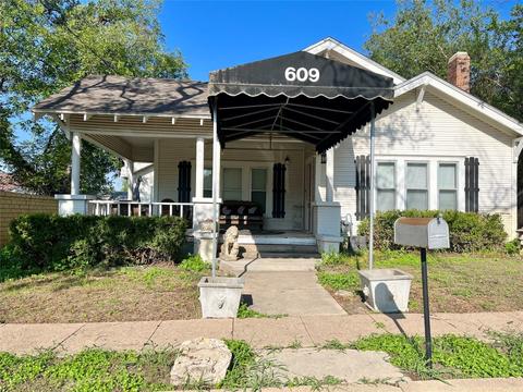 609 N Mary St, Comanche, TX 76442