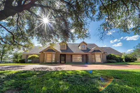 405 N Easton Ave, Breckenridge, TX 76424