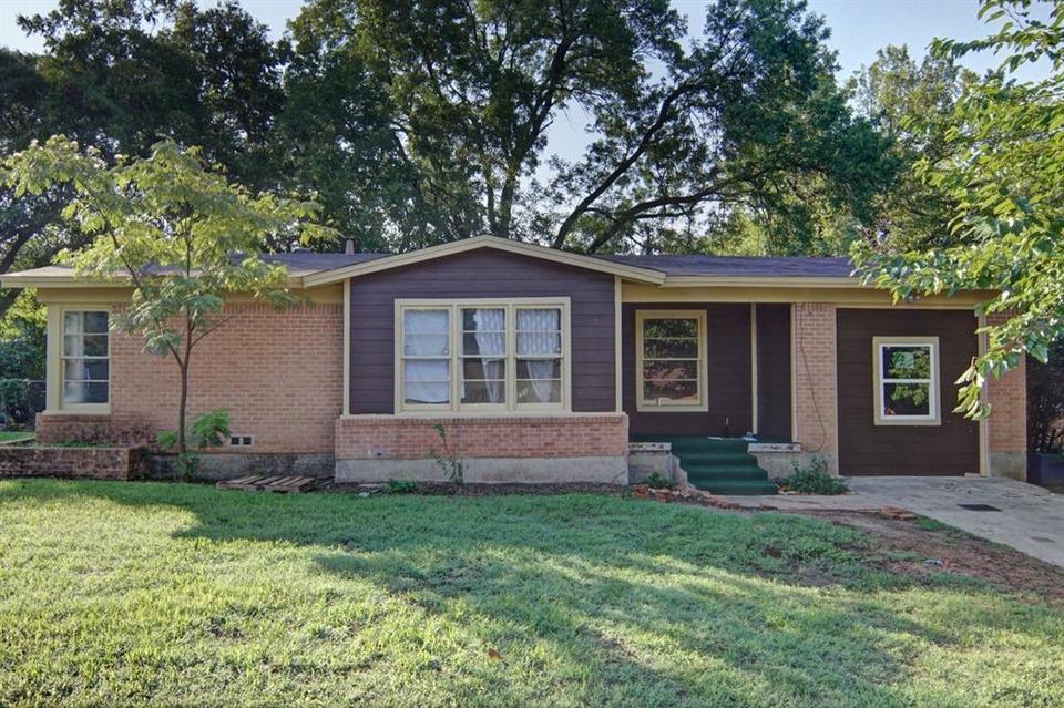  2132 Briardale Rd, Fort Worth, TX 76119 photo 1