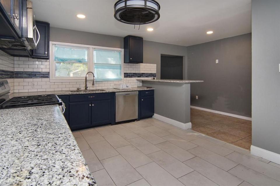  2132 Briardale Rd, Fort Worth, TX 76119 photo 11