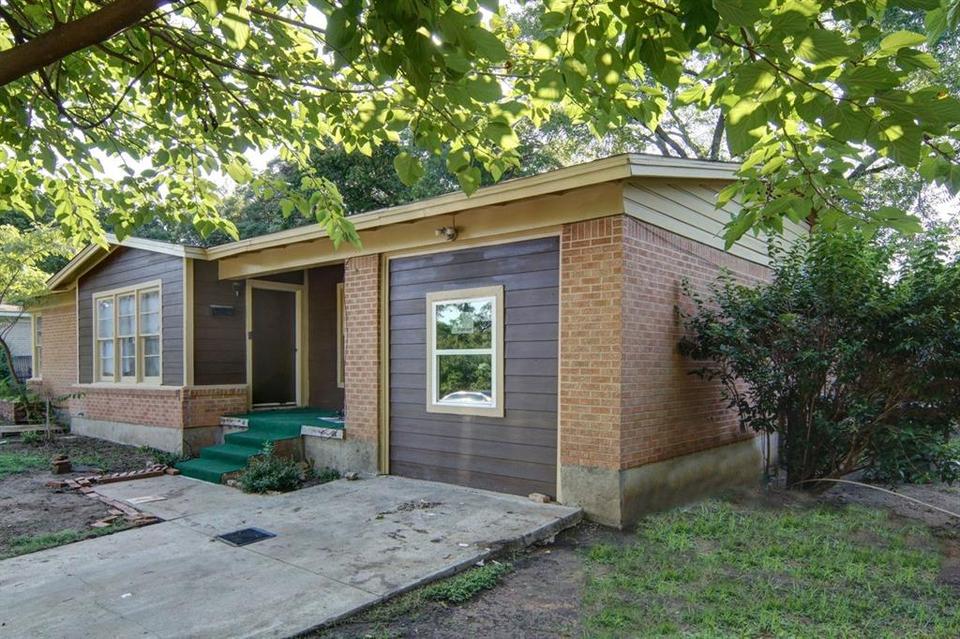  2132 Briardale Rd, Fort Worth, TX 76119 photo 3