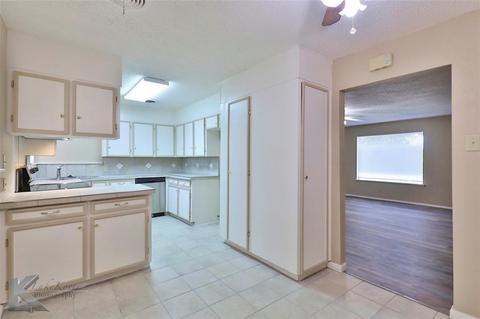 1225 Sunset, Clyde, TX 79510 photo 6