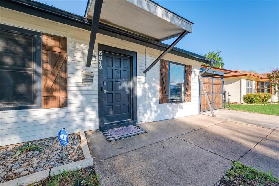  5812 Jennie Dr, Fort Worth, TX 76133 photo 5