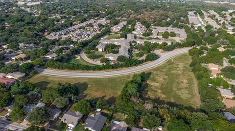 2501 Woodside Dr, Arlington, TX 76016