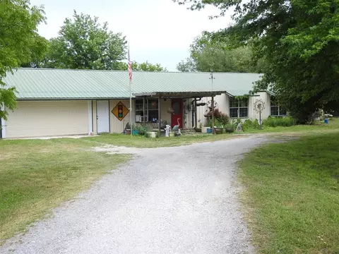 350 S Main St, Ravenna, TX 75476