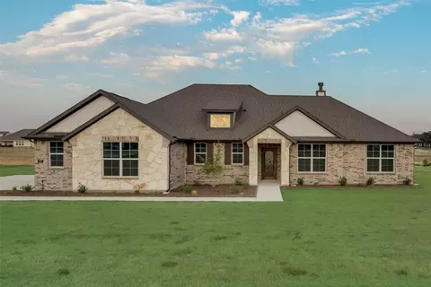 157 Chester Rd, Springtown, TX 76082 photo 4