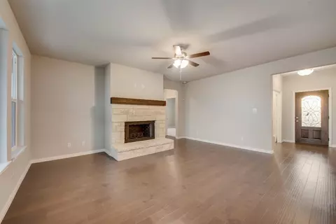 157 Chester Rd, Springtown, TX 76082 photo 7