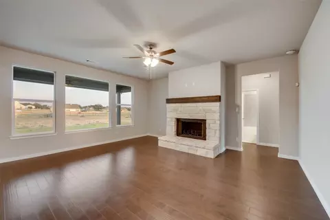 157 Chester Rd, Springtown, TX 76082 photo 6