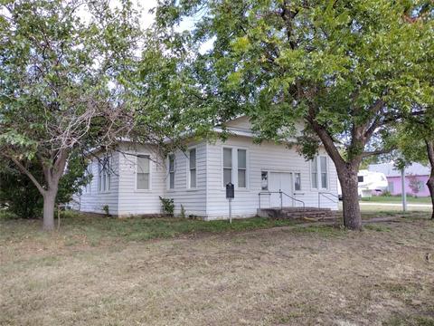 207 E Cannel St, Carbon, TX 76435