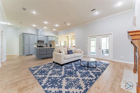 409 Oak Creek Dr, Tool, TX 75143