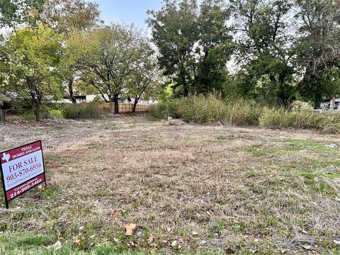 107 Pecan St, Collinsville, TX 76233
