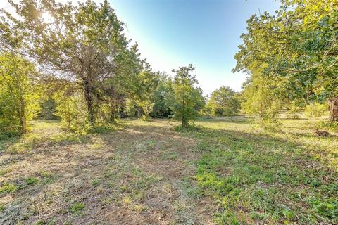 633 Forgotten Ln, Burleson, TX 76028