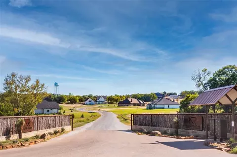 1035 Newsom Ranch Way, Azle, TX 76020