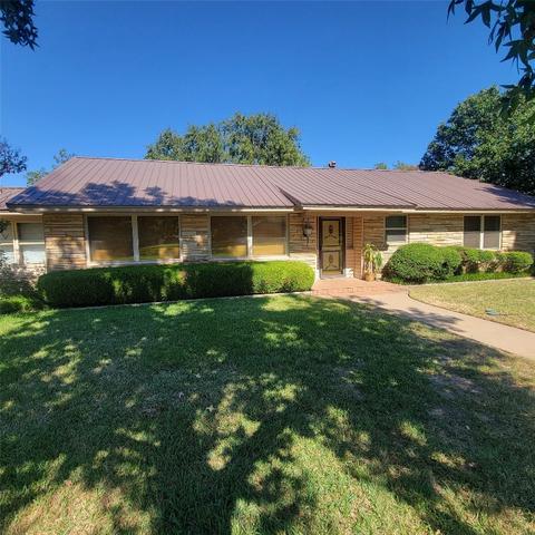 1007 Woodlawn Dr, Graham, TX 76450