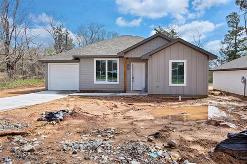 830 Ray Dr, Denison, TX 75020