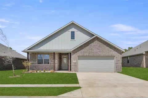111 Maverick Trl, Valley View, TX 76272
