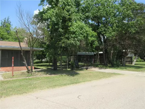 501 E Main Hwy E, Rosebud, TX 76570 photo 4