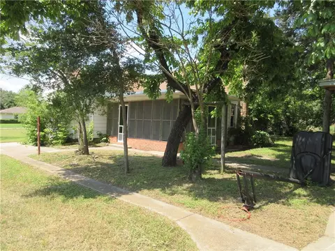 501 E Main Hwy E, Rosebud, TX 76570 photo 2