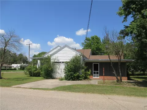501 E Main Hwy E, Rosebud, TX 76570 photo 3
