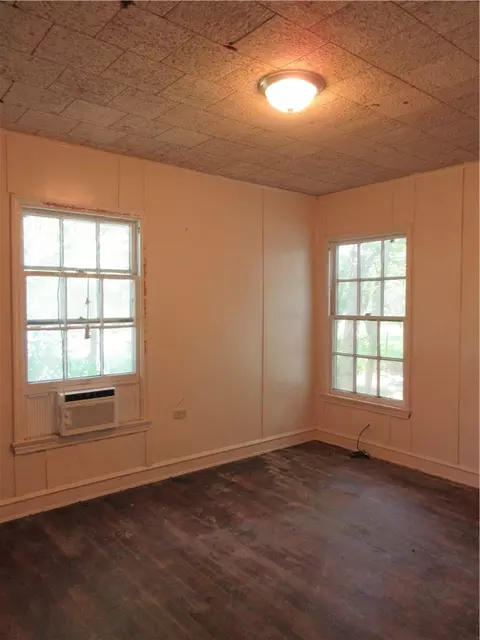 501 E Main Hwy E, Rosebud, TX 76570 photo 9