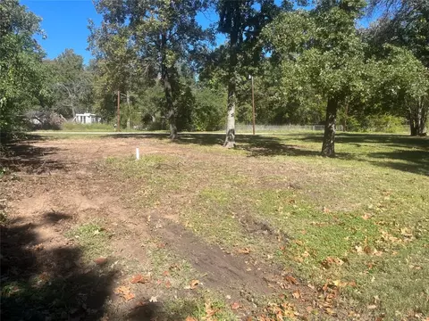 1103 Sovereign Dr, Tool, TX 75143 photo 2