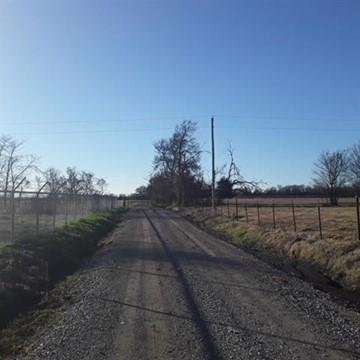 424 A Deer Ln, Celeste, TX 75423 photo 2