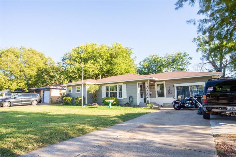 1014 W Belden St, Sherman, TX 75092 18 Photos MLS 20186322 Movoto
