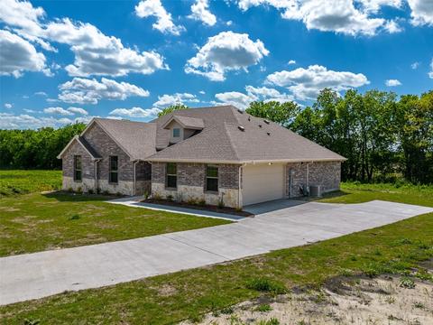 2099 Meadowbrook Ln, Nevada, TX 75173