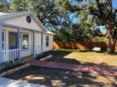 906 E Walcott Ave, Comanche, TX 76442 photo 3