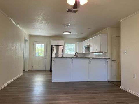 906 E Walcott Ave, Comanche, TX 76442 photo 9