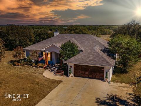 2325 Thomas Dr, Brownwood, TX 76801