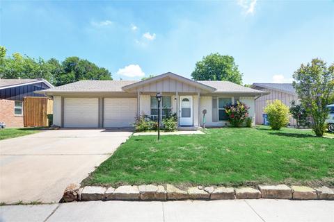 1144 Pebblebrook Dr, Lewisville, TX 75067