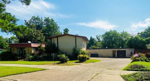 325 Holcomb Dr, Shreveport, LA 71103