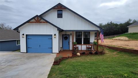 901 Pecos River Dr, Granbury, TX 76048