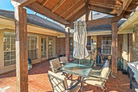 2006 Chantilly Ct, Arlington, TX 76015