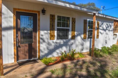 1102 Bee St, Brady, TX 76825 photo 2