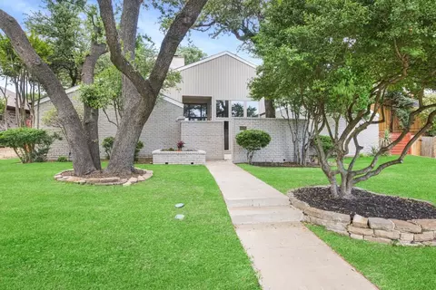 9405 Moss Farm Ln, Dallas, TX 75243