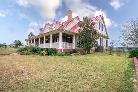 8893 Fm 2710, Lindale, TX 75771