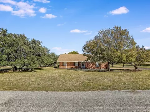 556 W Paloma Ct, Fort Worth, TX 76108
