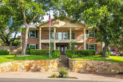 7705 Woodside Hl, Fort Worth, TX 76179