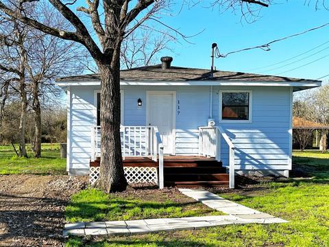 117 Dyer St, Wills Point, TX 75169