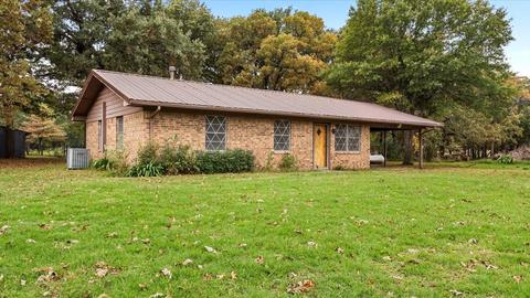 482 County Road 2520, Bonham, TX 75418