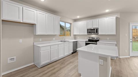 956 Billups Dr, Van Alstyne, TX 75495