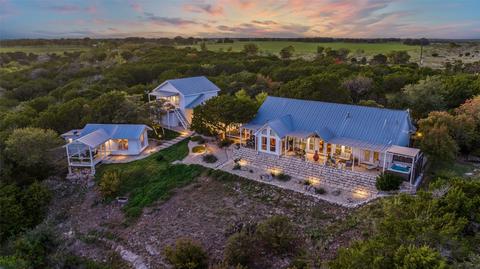 8313 State Highway 22, Meridian, TX 76665